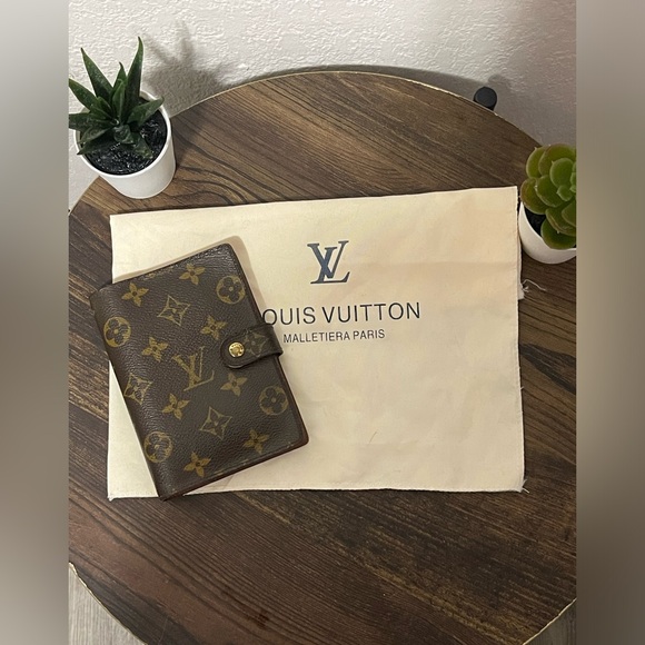 Authentic made in USA Louis Vuitton MM Agenda - Picture 1 of 7